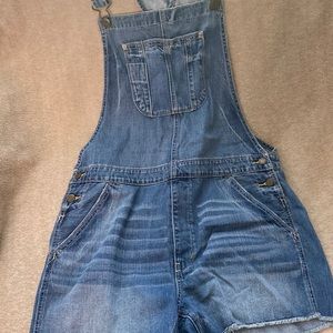 American Eagle Outfitters overall shorts